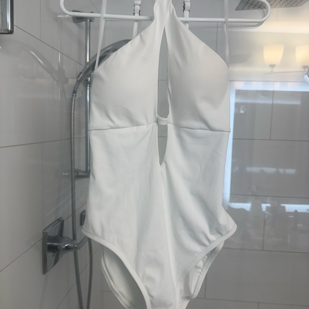 BECCA by Rebecca Virtue Fine Line Tessa Crossover One-Piece White👰‍♀️💍